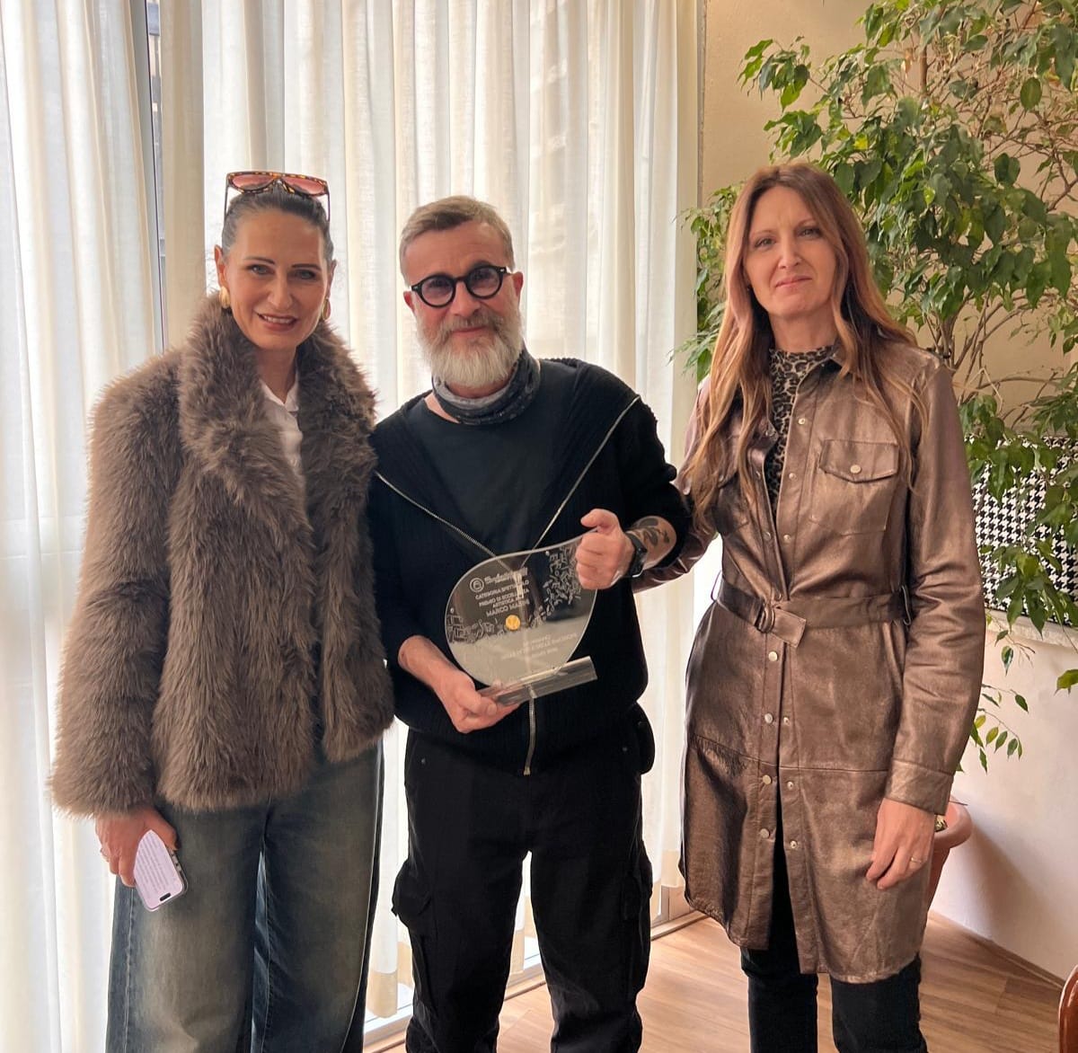 Sanremo 2026: consegnato a Marco Masini il Premio “Artigiano delle Note e delle Emozioni